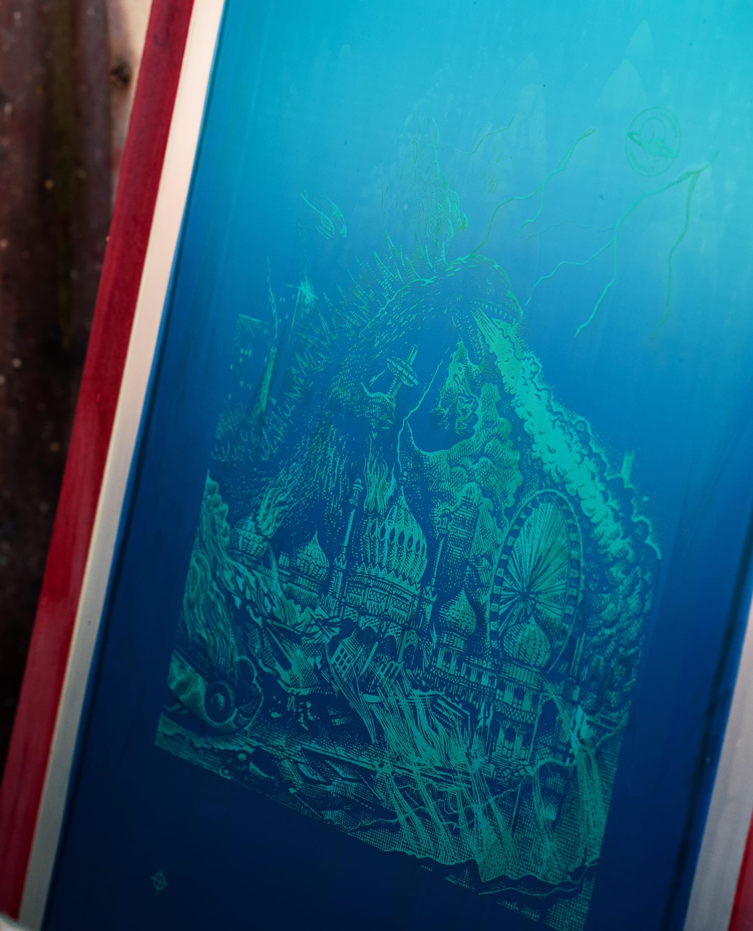 How does screen tension affect quality